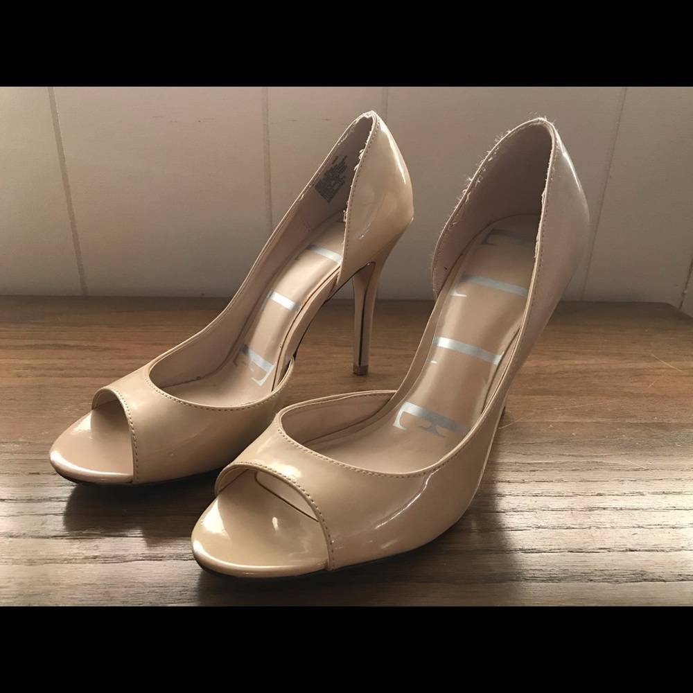 Nude, peep toe, heels